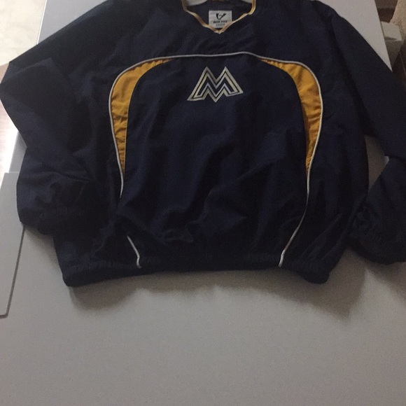 Windbreaker - Picture 1 of 2